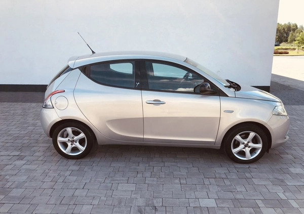 Lancia Ypsilon cena 20900 przebieg: 82550, rok produkcji 2011 z Nowa Ruda małe 191